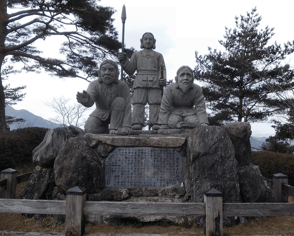 Efsanevi Kılıçlar: Mitolojiden 8 Ünlü Kılıç 15 Ninigi-no-Mikoto japon mitolojisi