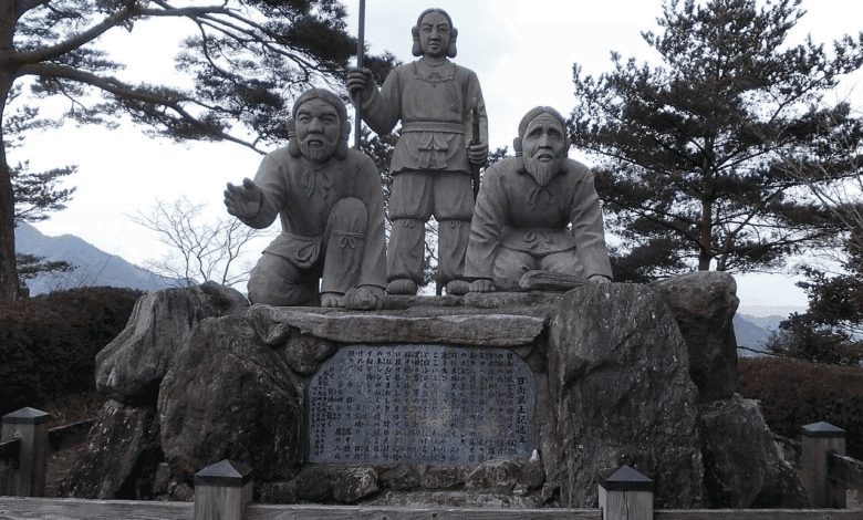 Ninigi: Japonya'nın İmparatorluk Soyunun İlahi Kökeni 9 Ninigi-no-Mikoto japon mitolojisi