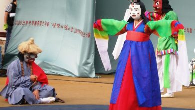 Talchum: Kore Maske Tiyatrosunda Hayalî Varlıklar ve Halk Kültürünün Yüzü 41 Talchum: Kore Maske Tiyatrosunda Hayalî Varlıklar ve Halk Kültürünün Yüzü