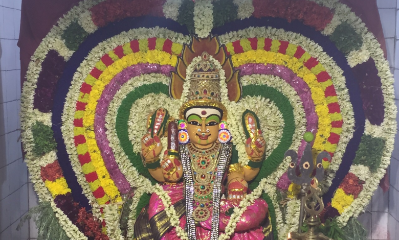 Angalamman (Angala Devi): Tamil Nadu Kırsalının Kaval Tanrıçası ve Kara Büyü Koruyucusu 9 Angalamman (Angala Devi): Tamil Nadu Kırsalının Kaval Tanrıçası ve Kara Büyü Koruyucusu