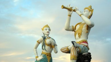 Phra Aphai Mani: Tayland’ın Epik Flütçü Prensi ve Deniz Mitolojisi